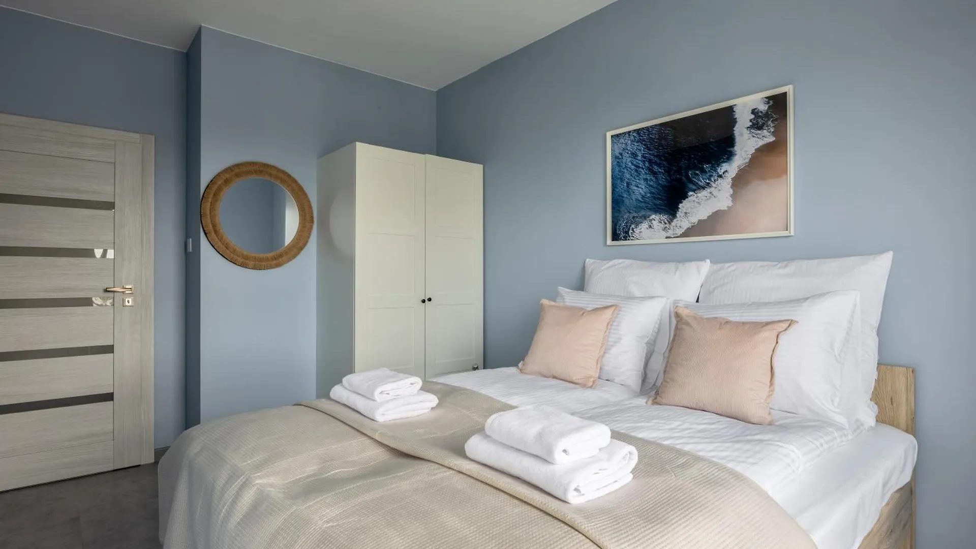 Lily Apart - Amber Expo And Stadium Apartment & Parking Gdansk 0*,  Polonya